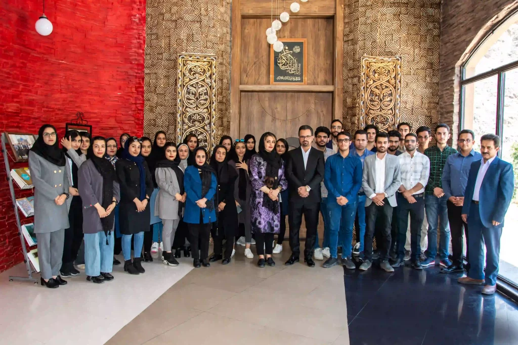 تصویر دسته‌جمعی تیم کدسازان